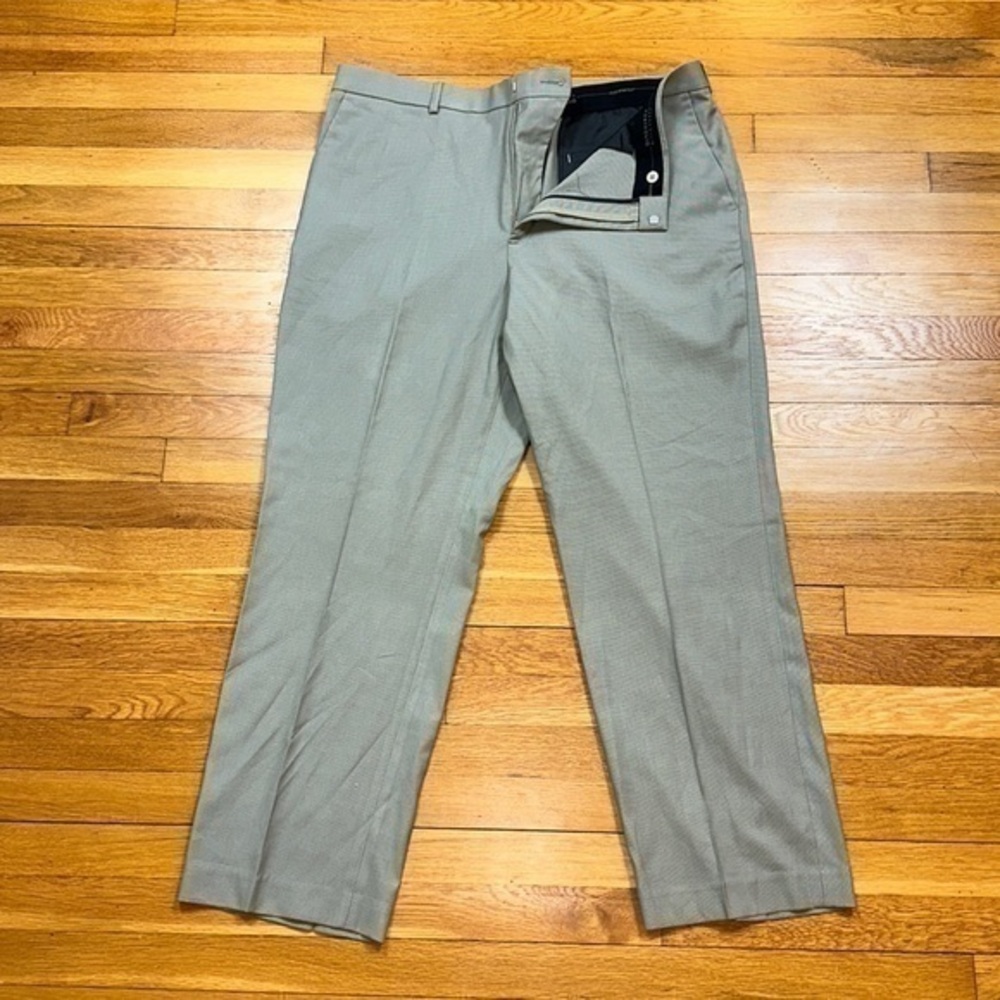 Perry Ellis stretch fit dress pants